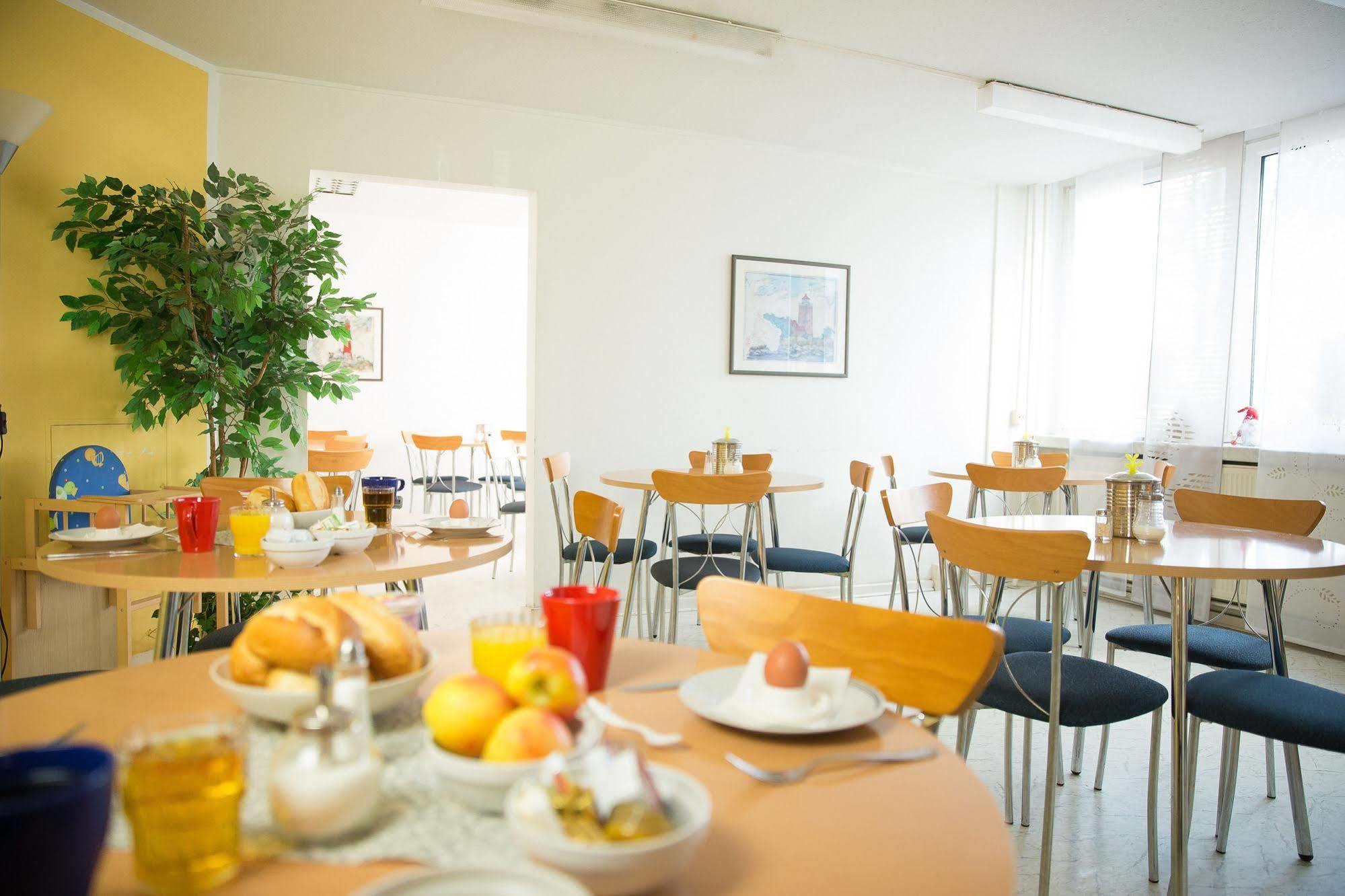 Gaestehaus Rostock Luetten Klein Hotel Eksteriør billede